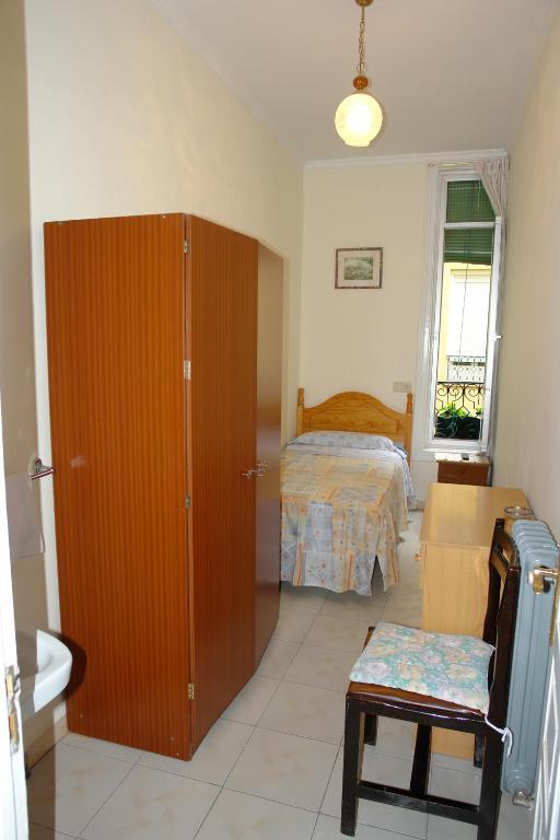 Hostal Dos Naciones Madri Quarto foto