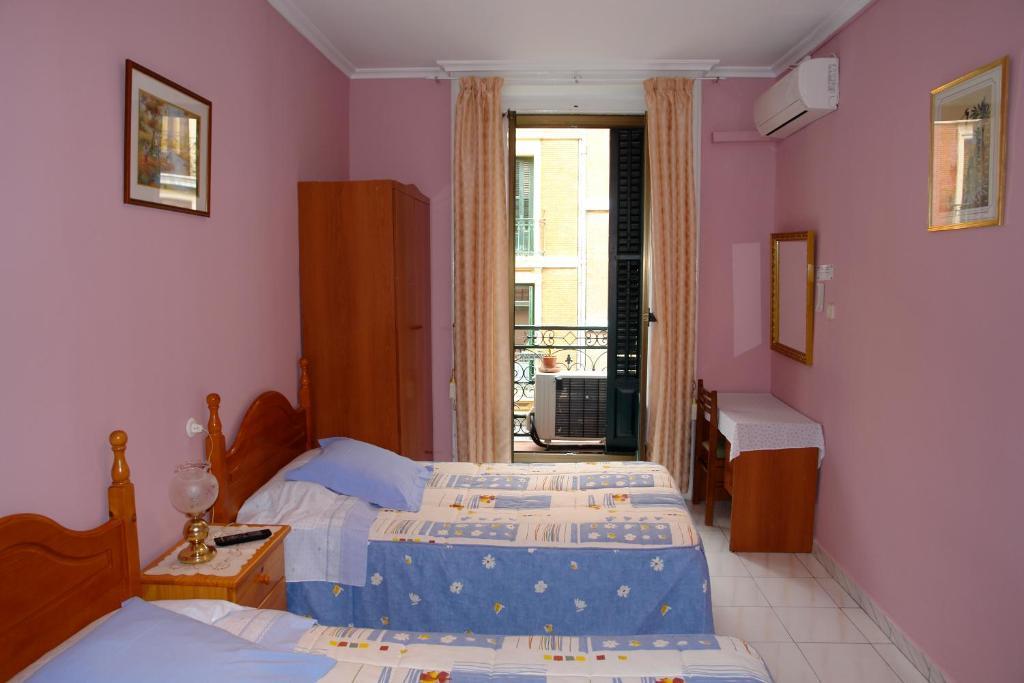Hostal Dos Naciones Madri Quarto foto